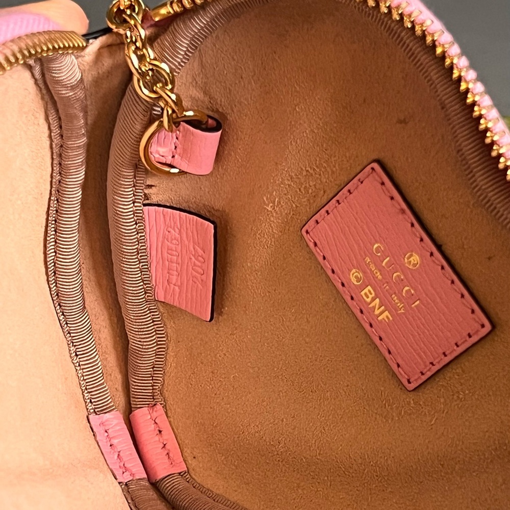 Gucci Bananya Heart Shape Leather Coin Case Pink - Picture 4 of 13
